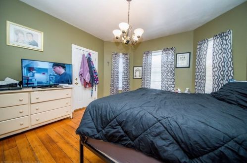 1029 Plymouth Ave, Fall River MA 02721-1939 exterior