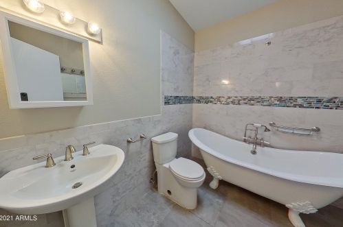 12020 36 Pl, Phoenix AZ 85050-4861 exterior