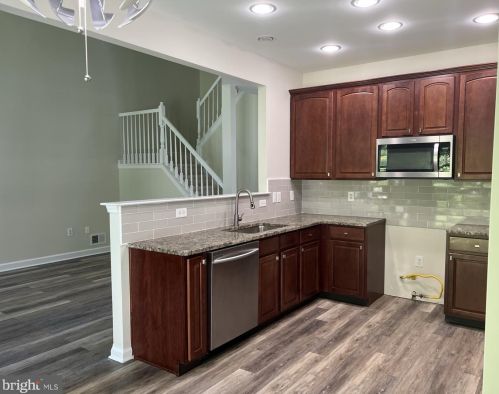 117 Sansom Ln, West Deptford NJ 08096-5168 exterior