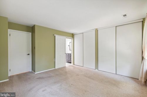 31 Blanchard Dr, West Deptford NJ 08096-6728 exterior