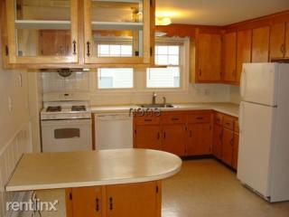 15 Broadway Ter, Newton MA  02460-1404 exterior