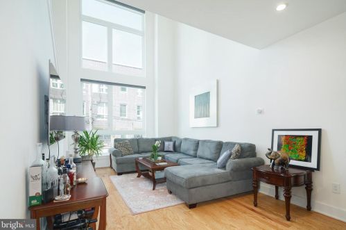 841 15th St, Philadelphia, PA 19146-0022