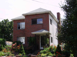 146 Pearl St, Newton, MA 02458-1444