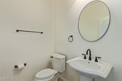 21845 39 St, Phoenix AZ 85018-7130 exterior