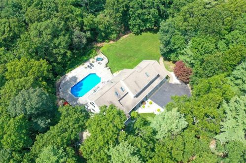 54 Ridge Dr, Escoheag, RI 02822-2400