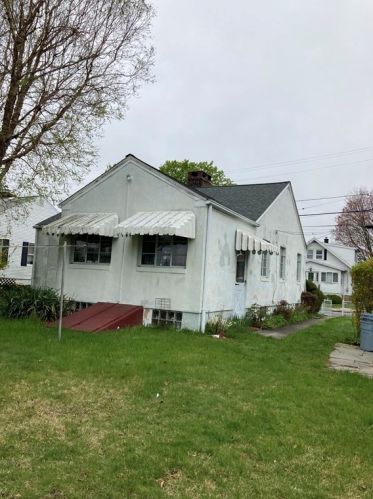 492 Hillman St, New Bedford, MA 02740-2724