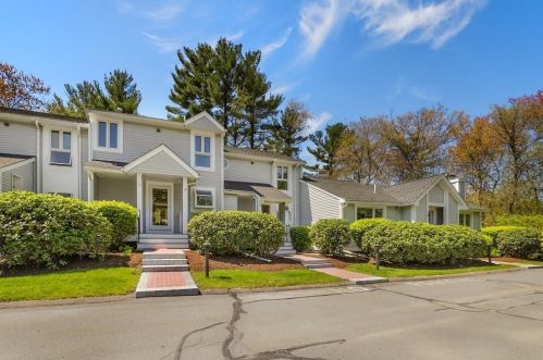 3 Dickinson Dr, Taunton, MA 02780-1060