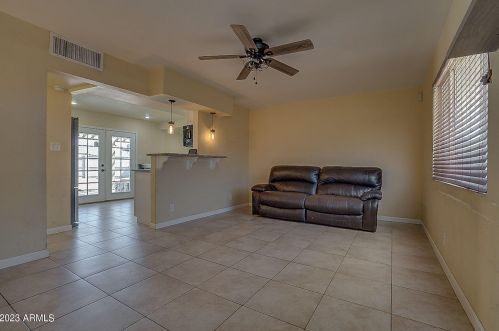 3440 Charter Oak Rd, Phoenix, AZ 85029-2207