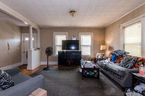 395 Cohannet St, Taunton, MA 02780-4172