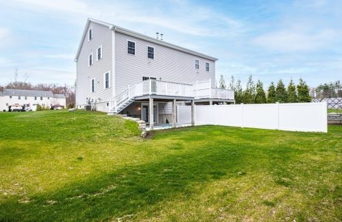 137 Wall St, East Bridgewater MA 02324-1519 exterior