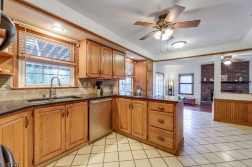 4 Pheasant Ln, Milford NJ  08848-1554 exterior