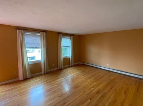 15 Moody St, Quincy, MA 02169-7153