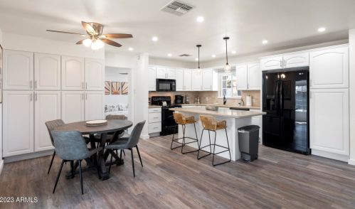 1801 Bethany Home Rd, Phoenix AZ  85015-2512 exterior