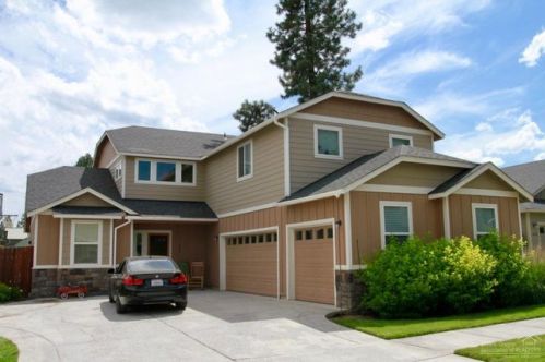 1619 Carson Ave, Black Butte Ranch, OR 97759-3119