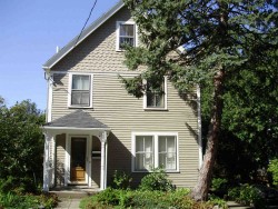 29 Woodbine Ter, Newton, MA 02466-1820