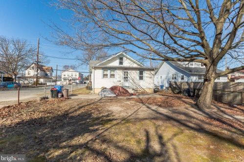 1200 Hessian Ave, West Deptford NJ 08093-1936 exterior