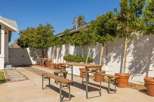 905 Coronado Rd, Phoenix AZ 85008-3931 exterior