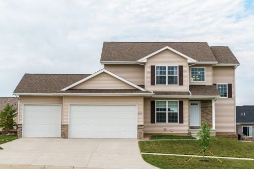 2115 Fieldcrest Ln, Ely, IA