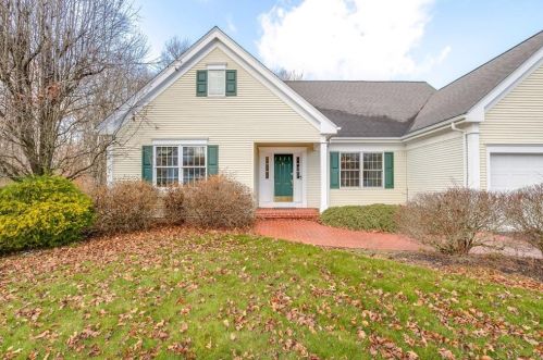 15 Jessica Ln, Wakefield, RI 02879-3822