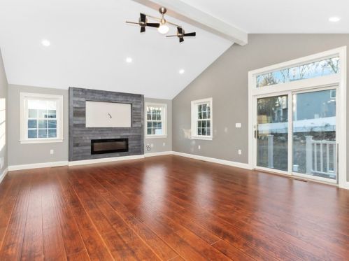 13 Winn Valley Dr, Burlington MA  01803-4726 exterior