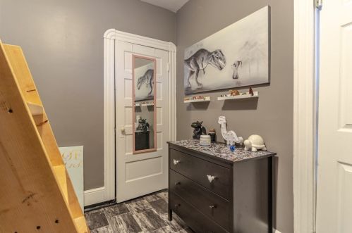 285 Earle St, New Bedford MA 02746-1813 exterior