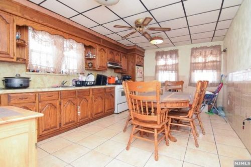 209 Kearny Ave, Kearny NJ 07032-2507 exterior