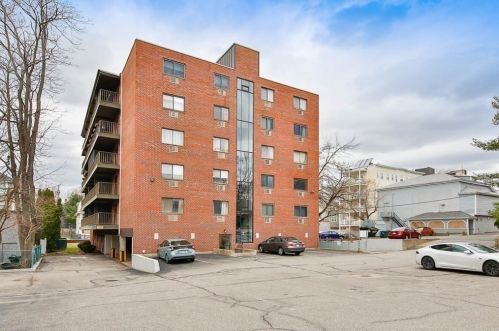 12 Pond Ln, Arlington MA 02474-6604 exterior