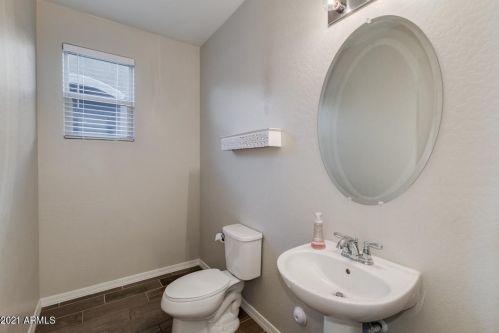 2126 Aire Libre Ave, Phoenix AZ 85022 exterior