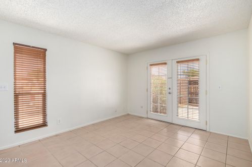 1430 53 Ave, Phoenix AZ 85043-1747 exterior