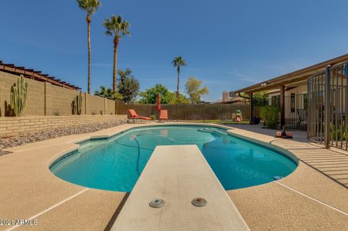 4302 Acoma Dr, Phoenix AZ 85032-4855 exterior