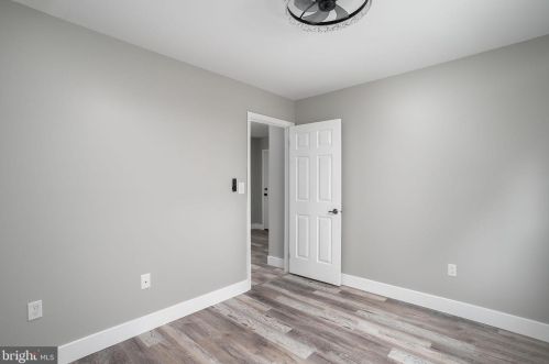 4 Willowwood Ct, Columbus NJ  08022-1025 exterior