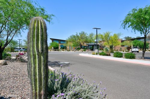 22029 33 Pl, Phoenix AZ 85018 exterior