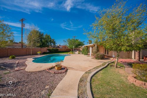 6243 Camelback Rd, Phoenix AZ 85033-1534 exterior