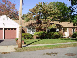 69 Ruane Rd, Newton, MA 02465-2627