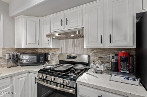 2310 Bent Tree Dr, Phoenix AZ  85085-4771 exterior