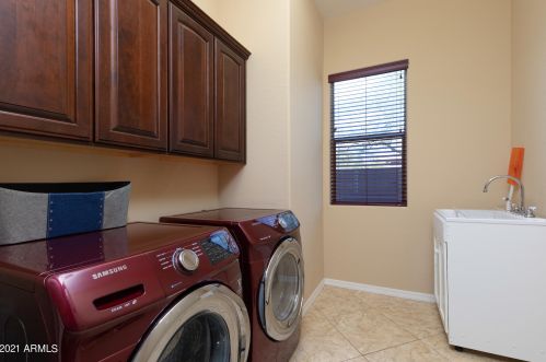 1605 Aloe Vera Dr, Phoenix AZ 85085-8053 exterior