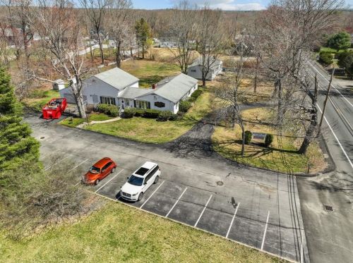 1062 Taunton Ave, Seekonk MA 02771-3111 exterior