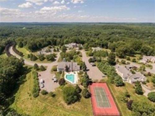 35 Great Hill Dr, Topsfield, MA 01983-1435