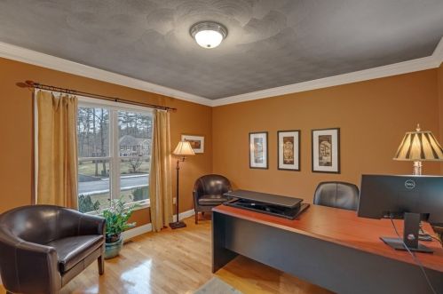 1 Belmont Ln, North Reading MA 01864-2329 exterior