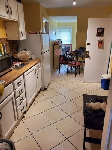 2 Avon St, Lawrence MA 01841-2632 exterior