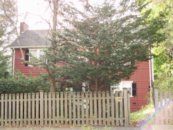124 Ridge Ave, Newton, MA 02459-2536