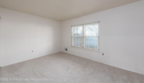 37 Boxwood Ter, Tinton Falls NJ 07701-6704 exterior