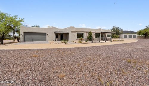 39068 15th Ave, Phoenix AZ 85086-7226 exterior