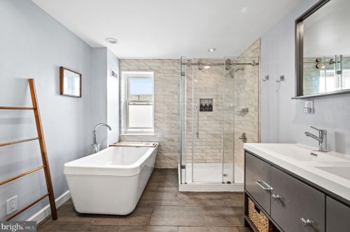 864 20th St, Philadelphia PA  19130-2025 exterior