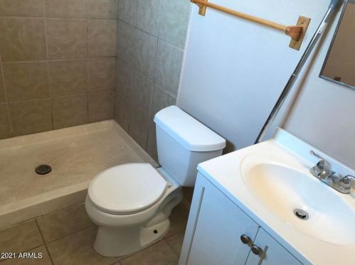 3401 Country Gables Dr, Phoenix AZ  85053-4756 exterior