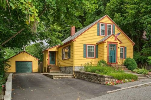 5 Yale Ter, Lawrence, MA 01841-3230