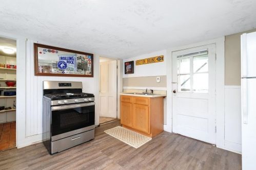 19 Jefferson St, Montgomery MA 01085-2821 exterior