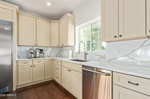 3819 41 Pl, Phoenix AZ 85044-1331 exterior