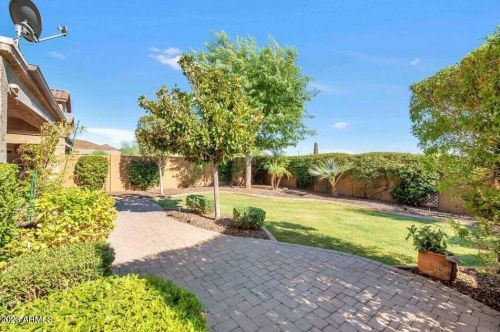 1751 Desperado Way, Phoenix AZ  85085-6330 exterior