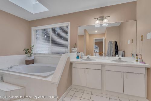 6 Pitney Ln, Jackson Twp NJ 08527-2933 exterior